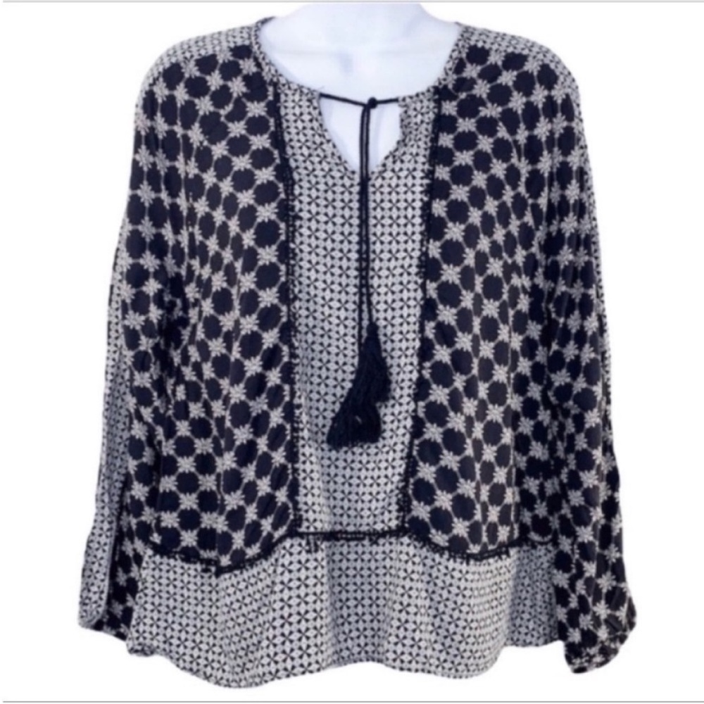 BUTTONS key hole long sleeve blouse top M